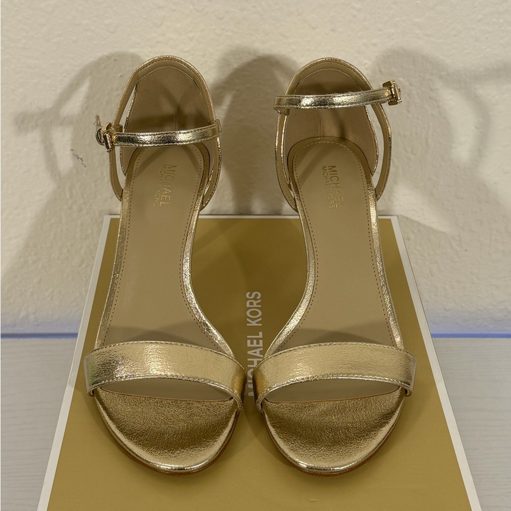 NIB Michael Kors Simone Mid Sandal Pale Gold High Heel Ankle Strap Shoes Sz 7 - Picture 5 of 13